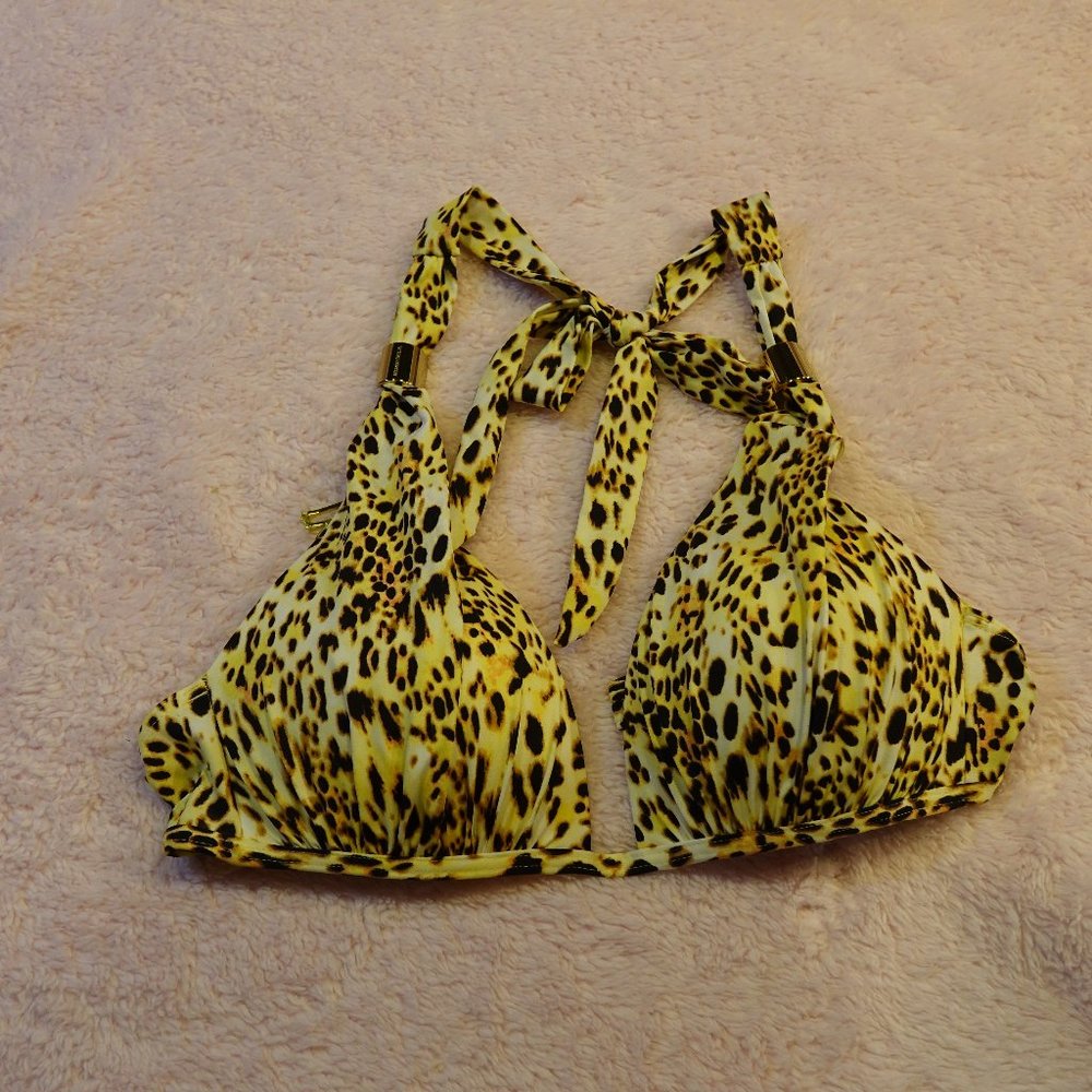 Victoria's Secret Bikini Top Size Small